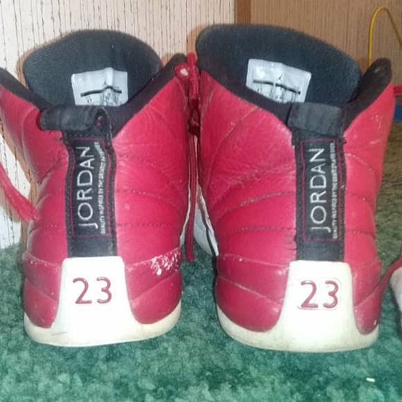 Size 4 in kids - Picture 2 of 3